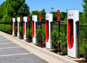 Electric vehicle charging station